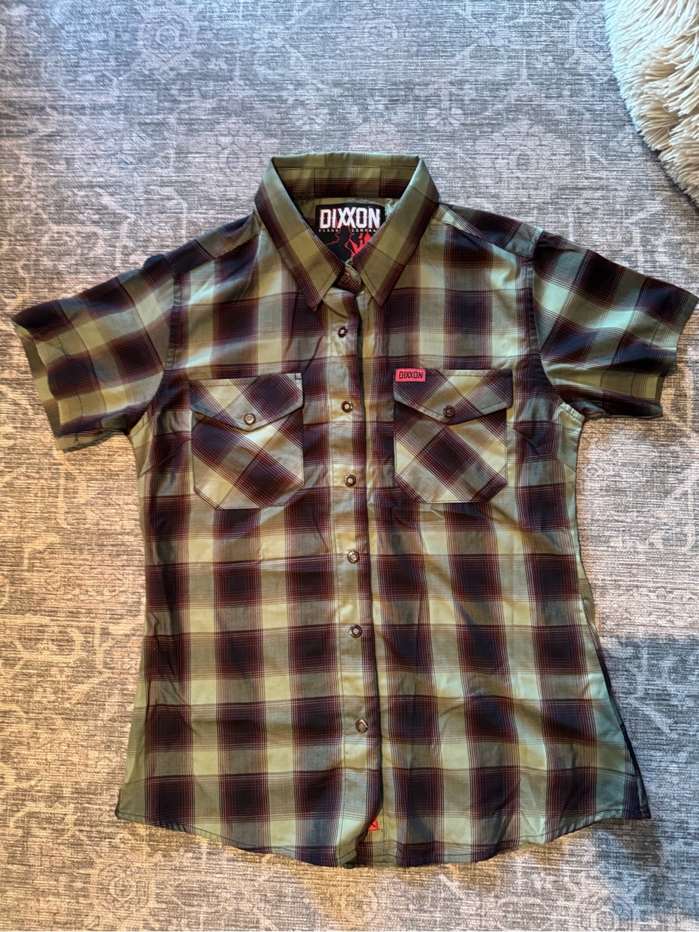 DIXXON women’s M Springwood Slasher” Olive Plaid Short-Sleeve Button-Down Shirt